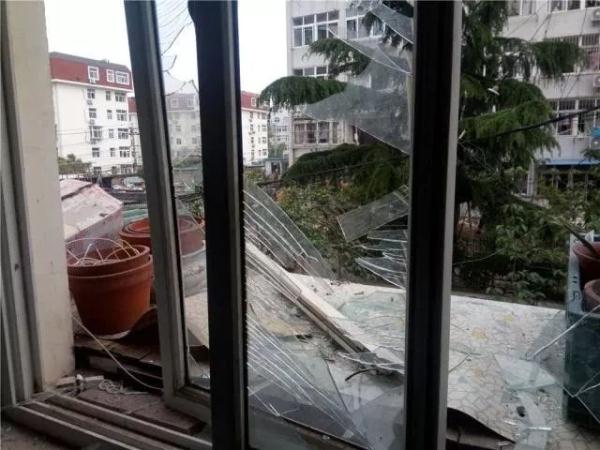 突發(fā)！青島一居民樓發(fā)生爆燃！已造1人死亡，7人受傷！3公里外有震感…