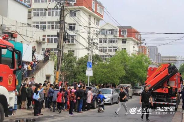 突發(fā)！青島一居民樓發(fā)生爆燃！已造1人死亡，7人受傷！3公里外有震感…