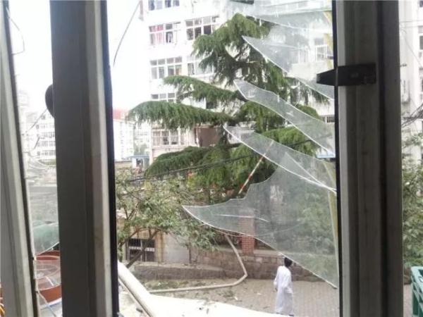 突發(fā)！青島一居民樓發(fā)生爆燃！已造1人死亡，7人受傷！3公里外有震感…