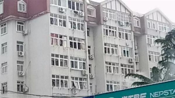 突發(fā)！青島一居民樓發(fā)生爆燃！已造1人死亡，7人受傷！3公里外有震感…